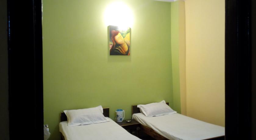 Hotel Aanvi Palace Varanasi Zimmer foto
