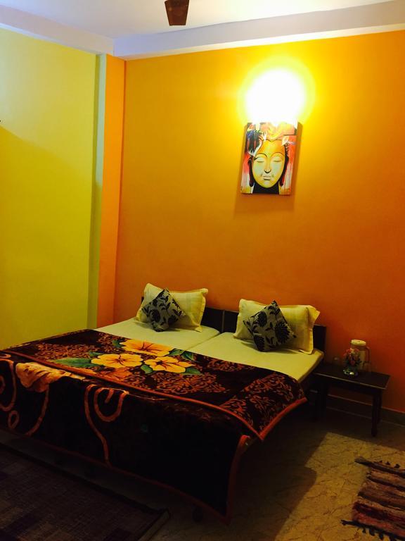 Hotel Aanvi Palace Varanasi Zimmer foto