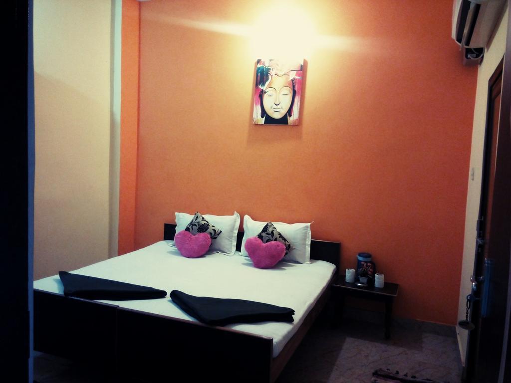 Hotel Aanvi Palace Varanasi Zimmer foto