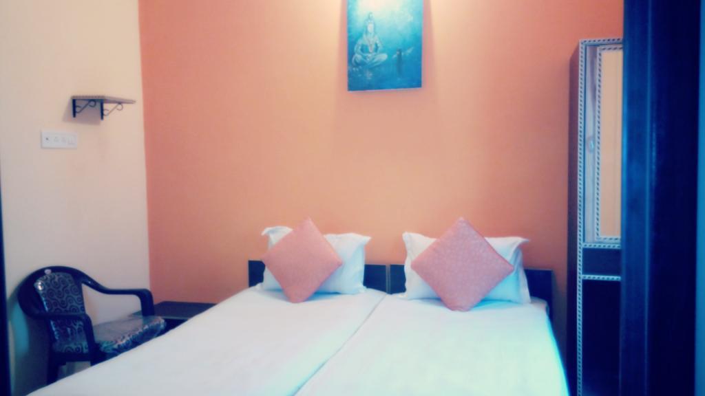 Hotel Aanvi Palace Varanasi Zimmer foto